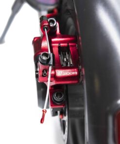 RS001-A07 polohydraulický brzdový třmen L červený [Xtech]