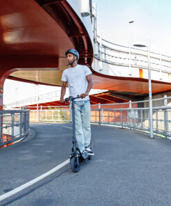 Alternative view of NIU KQi 100F ES-BK Elektrická koloběžka